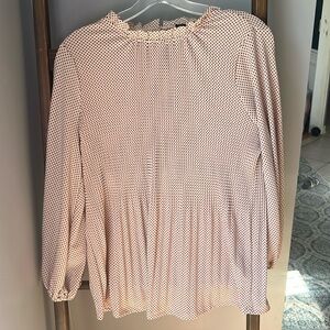 Women’s Medium Dress shirt